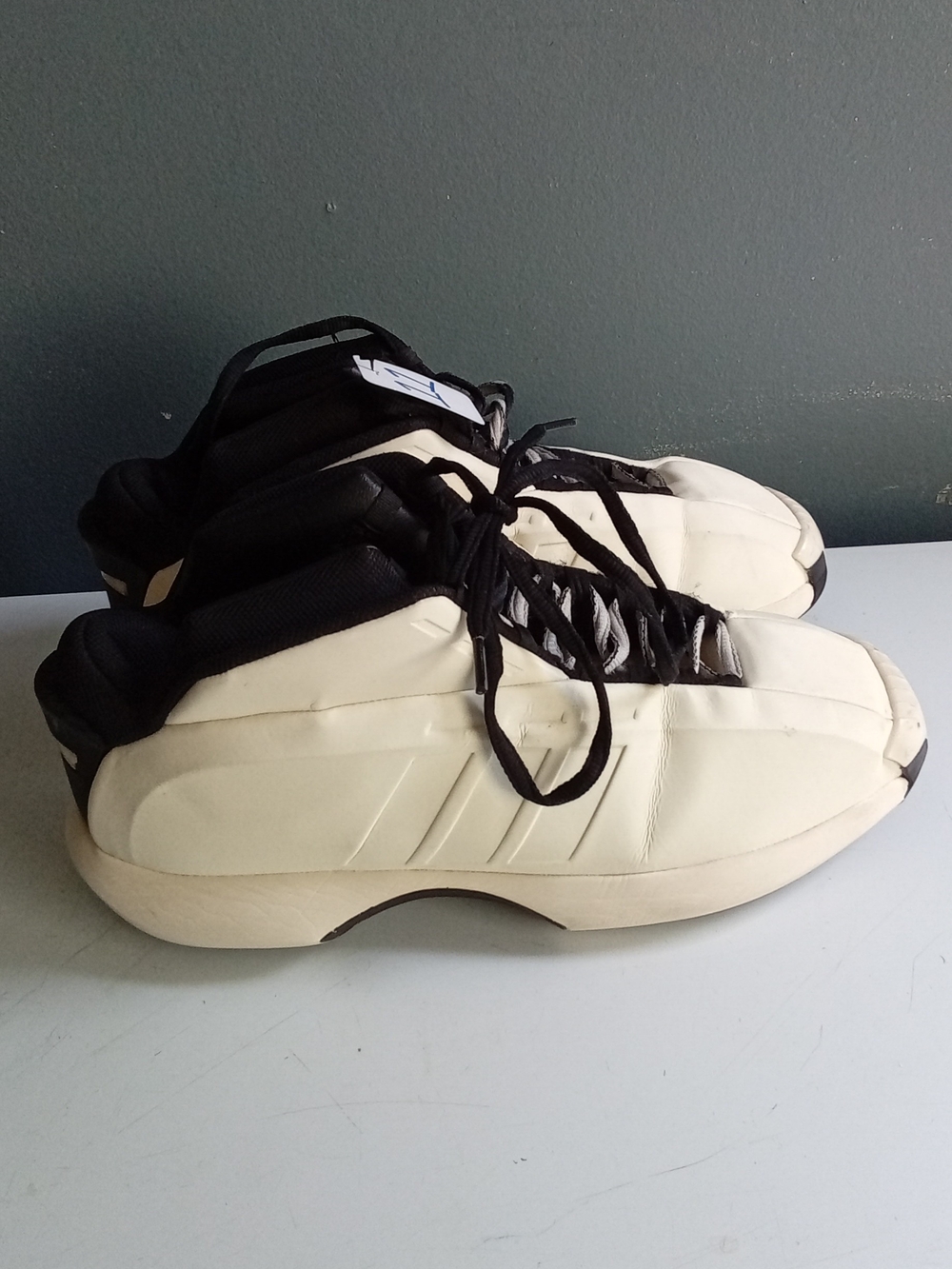 Adidas Kobe 1 The Kobe Basketball Shoes Cream Black Mid Top Sneakers Mens 11